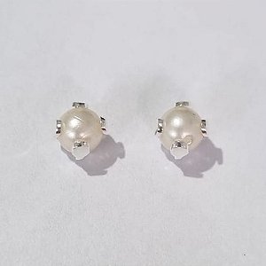BRINCO FOLHEADO A PRATA COM 50 MILÉSIMOS + VERNIZ DIAMOND PÉROLA 6MM  (PAR) PRBR000565