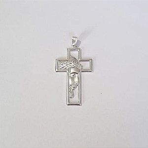 PINGENTE FOLHEADO A PRATA COM 50 MILÉSIMOS + VERNIZ DIAMOND CRUCIFIXO FACE JESUS 21X37MM PRPG000021
