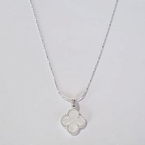 GARGANTILHAS FOLHEADAS A PRATA COM 50 MILÉSIMOS + VERNIZ DIAMOND CORRENTE VENEZIANA 42CM TREVO BRANCO 13MM+ EXTENSOR PRGG000873