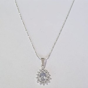 GARGANTILHA FOLHEADA A PRATA COM 50 MILÉSIMOS + VERNIZ DIAMOND CORRENTE SINGAPURA 42CM PINGENTE EM ZIRCÔNIA TRANSPARENTE COM BASE EM ALTA FUSÃO CRAVEJADA - TAMANHO 12X17MM+ EXTENSOR PRGG000889