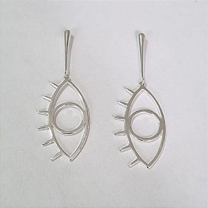 BRINCO FOLHEADO A PRATA COM 50 MILÉSIMOS + VERNIZ DIAMOND BASE LISA FINA COM PINGENTE OLHO GREGO 22MM PRBR000702