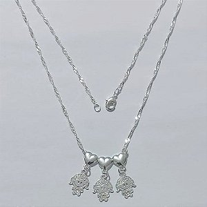 GARGANTILHA FOLHEADA A PRATA COM 50 MILÉSIMOS + VERNIZ DIAMOND CORRENTE SINGAPURA 45CM CANGA CORAÇÕES LISOS 3 MENINAS 22MM PRGG000904