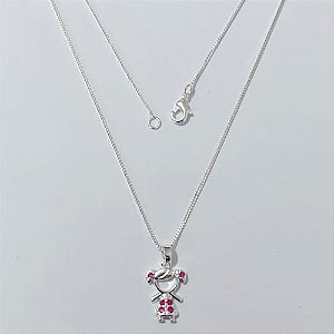 GARGANTILHA FOLHEADA A PRATA COM 50 MILÉSIMOS + VERNIZ DIAMOND CORRENTE VENEZIANA COM PINGENTE MENINA COM MICRO ZIRCÔNIAS VERMELHAS 11MM PRGG000905