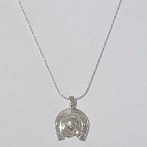GARGANTILHA FOLHEADA A PRATA COM 50 MILÉSIMOS + VERNIZ DIAMOND CORRENTE L-11 42CM CAVALO FERRADURA 17MM PRGG000914