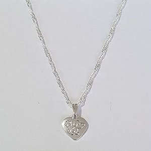 GARGANTILHA FOLHEADA A PRATA COM 50 MILÉSIMOS + VERNIZ DIAMOND 45CM CORRENTE SINGAPURA CORAÇÃO COM PET 10MM PRGG000945