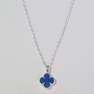 GARGANTILHA FOLHEADA A PRATA COM 50 MILÉSIMOS + VERNIZ DIAMOND - CORRENTE CADEADO 45CM TREVO AZUL 10MM PRGG000952