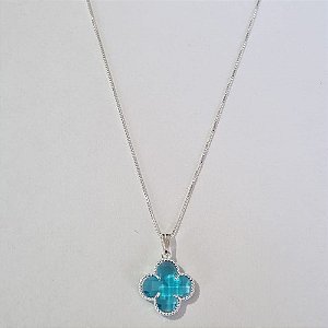 GARGANTILHA FOLHEADA A PRATA COM 50 MILÉSIMOS + VERNIZ DIAMOND 45CM CORRENTE VENEZIANA TREVO AZUL VIDRO 10MM PRGG000962