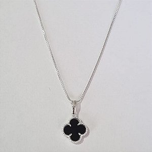 GARGANTILHA FOLHEADA A PRATA COM 50 MILÉSIMOS + VERNIZ DIAMOND 45CM CORRENTE SINGAPURA TREVO PRETO 10MM PRGG000964