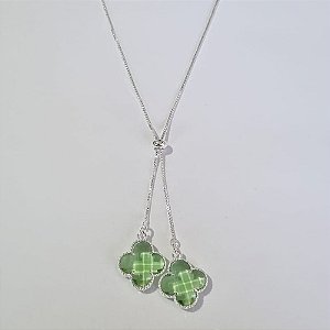 GARGANTILHA FOLHEADA A PRATA COM 50 MILÉSIMOS + VERNIZ DIAMOND CORRENTE VENEZIANA GRAVATINHA 60CM TREVO VERDE 13MM PRGG000978