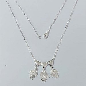 GARGANTILHA FOLHEADA A PRATA COM 50 MILÉSIMOS + VERNIZ DIAMOND CORRENTE CADEADO CANGA CORAÇÃO 2 MENINO E 1 MENINA 22MM PRGG000991