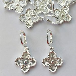 BRINCO FOLHEADO A PRATA COM 50 MILÉSIMOS + VERNIZ DIAMOND - BRINCO ARGOLINHA DE PRESSÃO (TRANQUETA) PRATA 13MM (PRA392) PRBR000774