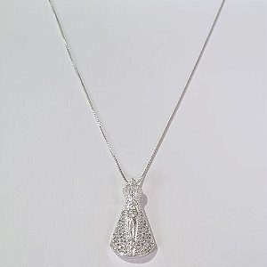 GARGANTILHA FOLHEADA A PRATA COM 50 MILÉSIMOS + VERNIZ DIAMOND CORRENTE VENEZIANA 45CM PINGENTE NOSSA SENHORA APARECIDA COM MICRO ZIRCÔNIAS 16x29MM FECHO LAGOSTA PRGG001034