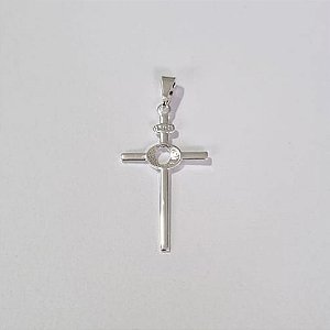 PINGENTE FOLHEADO A PRATA COM 50 MILÉSIMOS + VERNIZ DIAMOND CRUCIFIXO VAZADO 17X28MM PRPG000030