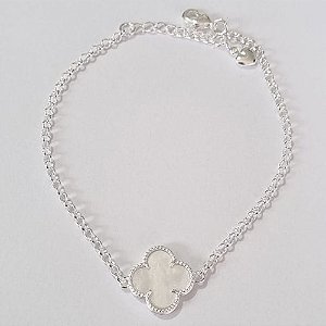 PULSEIRA FOLHEADA A PRATA COM 50 MILÉSIMOS + VERNIZ DIAMOND 17CM TREVO BRANCO 13MM+ EXTENSOR PRPS000825