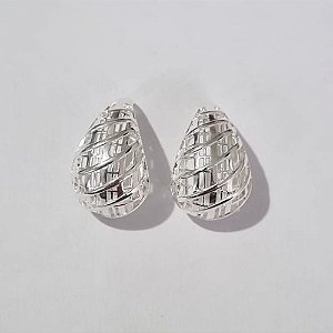 BRINCO FOLHEADO A PRATA COM 50 MILÉSIMOS + VERNIZ DIAMOND GOTA VAZADA 15MM PRBR000831