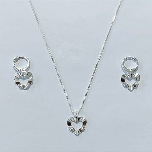CONJUNTO FOLHEADO A PRATA COM 50 MILÉSIMOS + VERNIZ DIAMOND CORRENTE VENEZIANA BRINCO ARGOLA DE PRESSÃO COM CORAÇÃO VAZADO E PINGENTE CORAÇÃO 11MM PRCJ000076