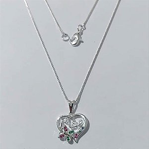 GARGANTILHA FOLHEADA A PRATA COM 50 MILÉSIMOS + VERNIZ DIAMOND - CORRENTE VENEZIANA 45CM CORAÇÃO ESCRITO MÃE COM MICRO ZIRCÔNIAS COLORIDAS 15MM - FECHO LAGOSTA PRGG001079