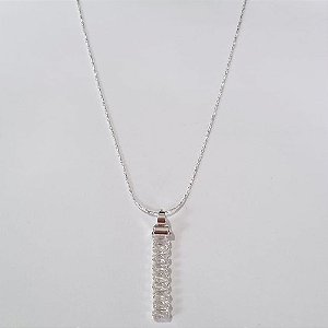 GARGANTILHA FOLHEADA A PRATA COM 50 MILÉSIMOS + VERNIZ DIAMOND CORRENTE SINGAPURA 45CM COM PINGENTE EM ZIRCÔNIAS CRISTAIS 33MM + EXTENSOR FECHO LAGOSTA PRGG001082