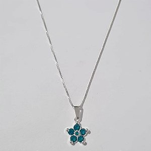 GARGANTILHA FOLHEADA A PRATA COM 50 MILÉSIMOS + VERNIZ DIAMOND CORRENTE VENEZIANA 45CM PINGENTE FLOR COM PEDRAS EM ZIRCÔNIAS AZUL CLARO 12MM PRGG001106