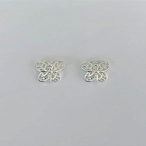 BRINCO FOLHEADO A PRATA COM 50 MILÉSIMOS + VERNIZ DIAMOND - BRINCO DE PINO BORBOLETA VAZADA COM MICRO ZIRCÔNIAS 10MM PRBR000864