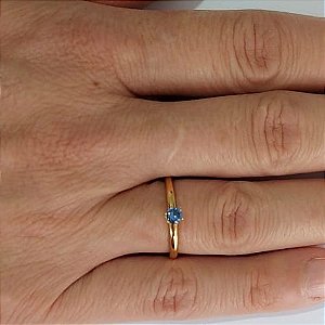 ANEL EM AÇO INOXIDÁVEL SOLITÁRIO PEDRA COLORIDA 4MM LARGURA 2MM (VALOR UNITÁRIO) (SERÁ ENVIADO CORES DISPONÍVEIS EM ESTOQUE)ACAN000034
