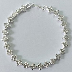 PULSEIRA FOLHEADA A PRATA COM 50 MILÉSIMOS + VERNIZ DIAMOND 18CM PULSEIRA COM 22 TREVOS COM ZIRCÔNIAS COLORIDAS + EXTENSOR E FECHO COM TRAVA PRPS000956