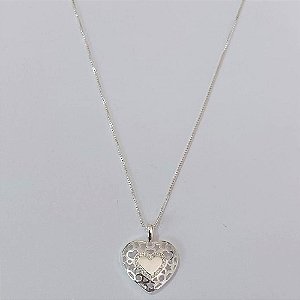 GARGANTILHA FOLHEADA A PRATA COM 50 MILÉSIMOS + VERNIZ DIAMOND CORRENTE VENEZIANA 45CM COM PINGENTE CORAÇÃO COM DETALHES VAZADOS CRAVEJADOS EM MICROS ZIRCÔNIAS 18MM + EXTENSOR FECHO LAGOSTA PRGG001176