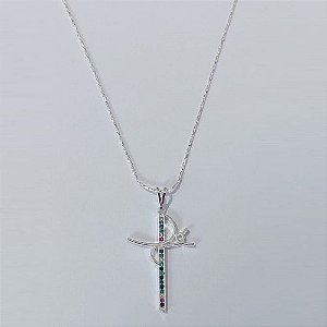 GARGANTILHA FOLHEADA A PRATA COM 50 MILÉSIMOS + VERNIZ DIAMOND CORRENTE L 11 45CM + EXTENSOR PINGENTE CRUCIFIXO CRAVEJADO EM MICROS ZIRCÔNIAS COLORIDAS 32MM PRGG001208