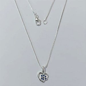GARGANTILHA FOLHEADA A PRATA COM 50 MILÉSIMOS + VERNIZ DIAMOND CORRENTE VENEZIANA COM PINGENTE CORAÇÃO COM PATINHA PET COM MICRO ZIRCÔNIAS AZUÍSMM PRGG001214