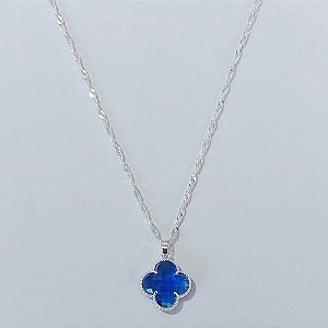 GARGANTILHA FOLHEADA A PRATA COM 50 MILÉSIMOS + VERNIZ DIAMOND 45CM CORRENTE SINGAPURA TREVO AZUL VIDRO 10MM PRGG001216
