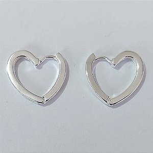 BRINCO FOLHEADO A PRATA COM 50 MILÉSIMOS + VERNIZ DIAMOND ARGOLA FORMATO CORAÇÃO COM 1 FILEIRA DE MICRO ZIRCÔNIAS 20MM PRBR000961