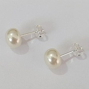 BRINCO FOLHEADO A PRATA COM 50 MILÉSIMOS + VERNIZ DIAMOND PINO PÉROLA 7MM PRBR001010