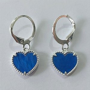 BRINCO FOLHEADO A PRATA COM 50 MILÉSIMOS + VERNIZ DIAMOND ARGOLA DE PRESSÃO CORAÇÃO AZUL 11MM PRBR001042
