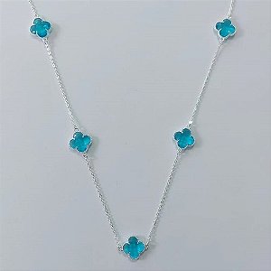 GARGANTILHA FOLHEADA A PRATA COM 50 MILÉSIMOS + VERNIZ DIAMOND CORRENTE 50CM TREVO AZUL CLARO 13MM PRGG001307