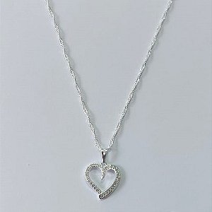 GARGANTILHA FOLHEADA A PRATA COM 50 MILÉSIMOS + VERNIZ DIAMOND CORRENTE SINGAPURA CORAÇÃO COM MICRO ZIRCÔNIAS 16MM PRGG001313