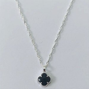 GARGANTILHA FOLHEADA A PRATA COM 50 MILÉSIMOS + VERNIZ DIAMOND CORRENTE TREVO PRETO VIDRO 13MM PRGG001314
