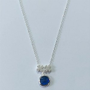 GARGANTILHA FOLHEADA A PRATA COM 50 MILÉSIMOS + VERNIZ DIAMOND CORRENTE CADEADO 45CM + EXTENSOR PINGENTE ZIRCÔNIA AZUL MARINHO 11MM E DOIS PINGENTES PRATAS PRGG001326