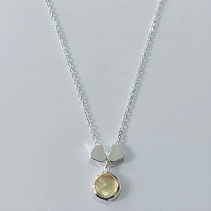GARGANTILHA FOLHEADA A PRATA COM 50 MILÉSIMOS + VERNIZ DIAMOND CORRENTE CADEADO 45CM + EXTENSOR PINGENTE ZIRCÔNIA AMARELA MARINHO 11MM E DOIS PINGENTES PRATAS PRGG001327