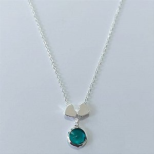 GARGANTILHA FOLHEADA A PRATA COM 50 MILÉSIMOS + VERNIZ DIAMOND CORRENTE CADEADO 45CM + EXTENSOR PINGENTE ZIRCÔNIA VERDE 11MM E DOIS PINGENTES PRATAS PRGG001332