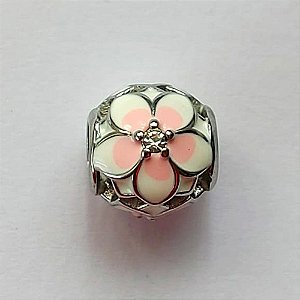 BERLOQUE EM AÇO INOXIDÁVEL 316L REDONDO COM FLORES E ZIRCÔNIAS 17MM (BQ002169) - COMPOSIÇÃO 100% AÇO INOXIDÁVEL - AÇO1085 ACBQ000044