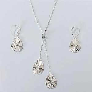 CONJUNTO FOLHEADO A PRATA COM 50 MILÉSIMOS  + VERNIZ DIAMOND CORRENTE 45CM ESTILO GRAVATINHA COM FECHO LAGOSTA PINGENTE E BRINCOS ARGOLA DE PRESSÃO GOTA TEXTURA ORGÂNICA 13MM PRCJ000118