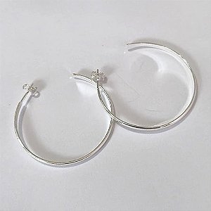 BRINCO FOLHEADO A PRATA COM 50 MILÉSIMOS + VERNIZ DIAMOND ARGOLA 43MM LARGURA 2MM PRBR001053