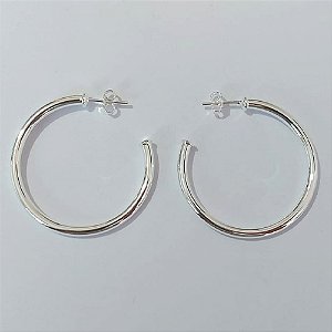 BRINCO FOLHEADO A PRATA COM 50 MILÉSIMOS + VERNIZ DIAMOND ARGOLA 39MM LARGURA 3MM PRBR001055