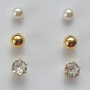 BRINCO DE TRIO FOLHEADO A OURO - BANHADO COM 5 MILÉSIMOS + VERNIZ DIAMOND - BRINCO DE PINO TRIO PÉROLA / BOLINHA / ZIRCÔNIA (OURO060) OUBR000123
