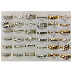 KIT ANEL E ALIANÇA EM AÇO INOXIDÁVEL E 10 EM  AÇO DOURADO MODELOS DIVERSOS E NUMERAÇÃO DE 12 ATÉ 33 KIT COM 36 UNIDADES ACKI000024 ACKI000024