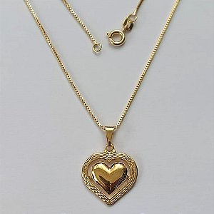 GARGANTILHA FOLHEADA A OURO - BANHADO COM 5 MILÉSIMOS + VERNIZ DIAMOND - GARGANTILHA COM CORRENTE VENEZIANA 45CM E PINGENTE CORAÇÃO 20MM - FECHO REDONDO - (OURO179) OUGG000133