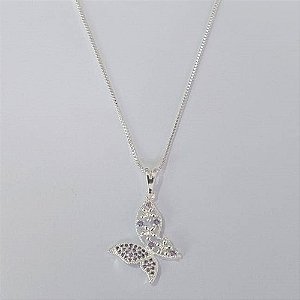 GARGANTILHA FOLHEADA A PRATA COM 50 MILÉSIMOS + VERNIZ DIAMOND CORRENTE VENEZIANA 42CM PINGENTE BORBOLETA COM MICRO ZIRCÔNIAS LILÁS 18MM PRGG001362