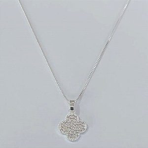 GARGANTILHA FOLHEADA A PRATA COM 50 MILÉSIMOS + VERNIZ DIAMOND CORRENTE VENEZIANA 42CM PINGENTE TREVO COM MICRO ZIRCÔNIAS CRISTAIS 13MM FECHO LAGOSTA PRGG001367
