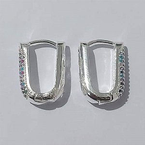 BRINCO FOLHEADO A PRATA COM 50 MILÉSIMOS + VERNIZ DIAMOND BRINCO DE ARGOLA COM TRAVA COM 5 FILEIRAS DE MICRO ZIRCÔNIAS COLORIDAS 15MM PRBR001089