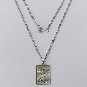 GARGANTILHA EM AÇO INOXIDÁVEL - GARGANTILHA COM PINGENTE PLACA RETANGULAR JESUS TE AMA 15X20MM - TAMANHO: 45CM - COMPOSIÇÃO: AÇO INOXIDÁVEL - (AÇO1282) ACGG000204